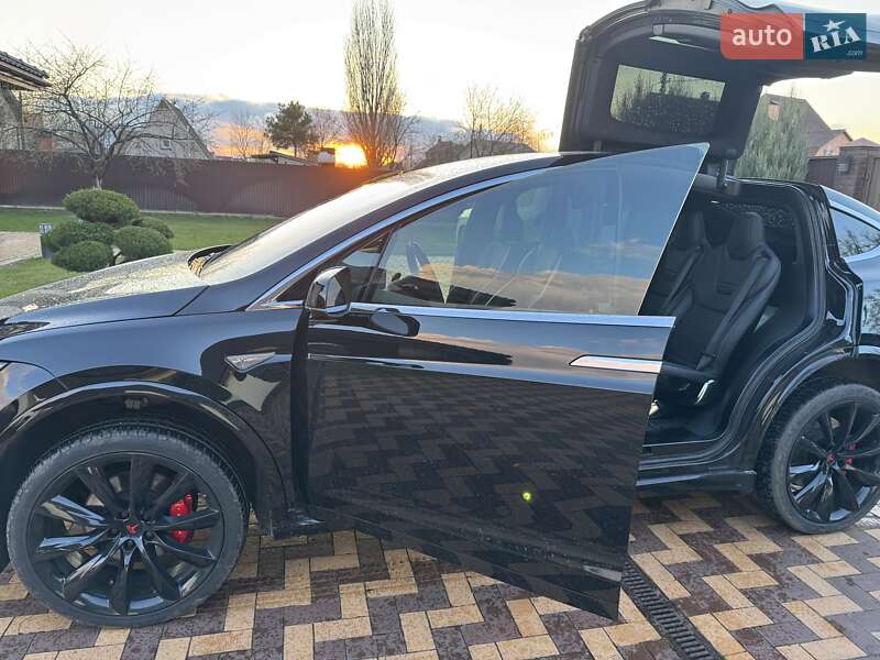 Позашляховик / Кросовер Tesla Model X 2017 в Києві