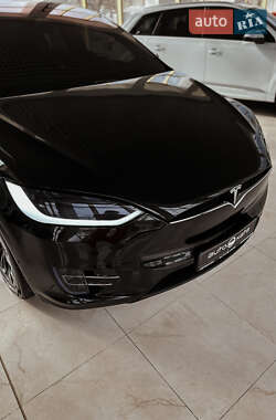 Внедорожник / Кроссовер Tesla Model X 2016 в 