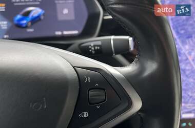 Внедорожник / Кроссовер Tesla Model X 2019 в 