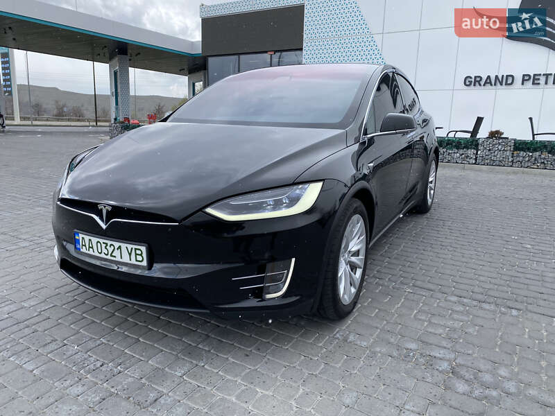Позашляховик / Кросовер Tesla Model X 2017 в Києві
