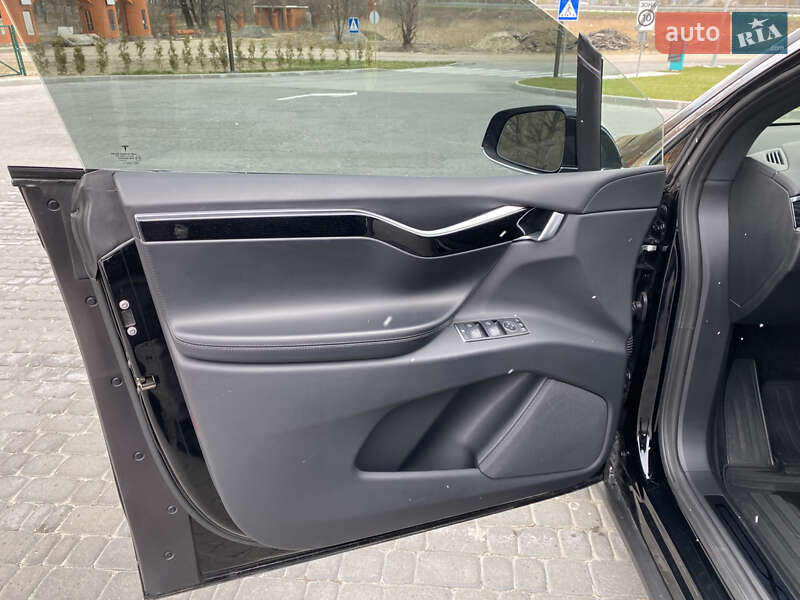 Позашляховик / Кросовер Tesla Model X 2017 в Києві