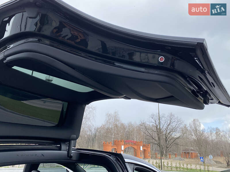 Позашляховик / Кросовер Tesla Model X 2017 в Києві
