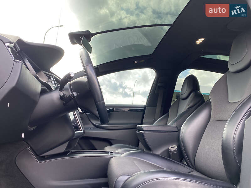 Позашляховик / Кросовер Tesla Model X 2017 в Києві