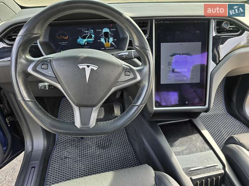 Позашляховик / Кросовер Tesla Model X 2018 в Калуші