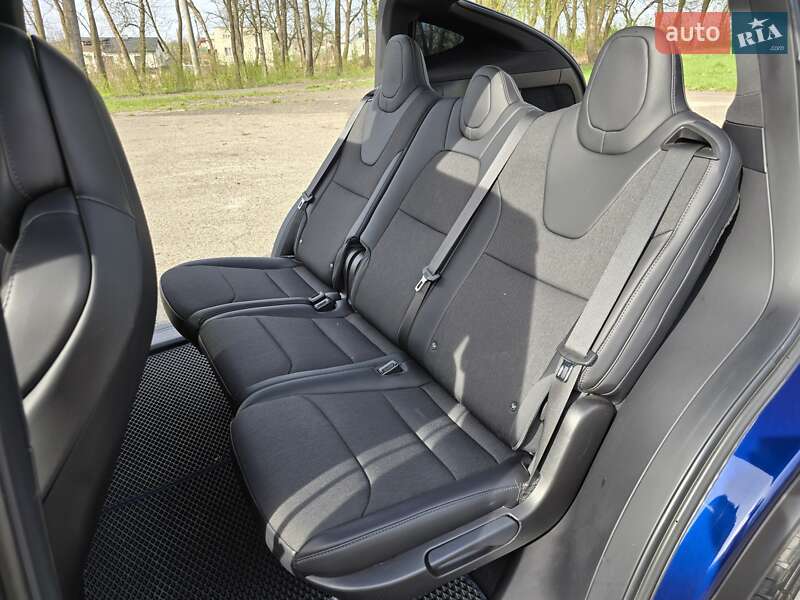 Позашляховик / Кросовер Tesla Model X 2018 в Калуші