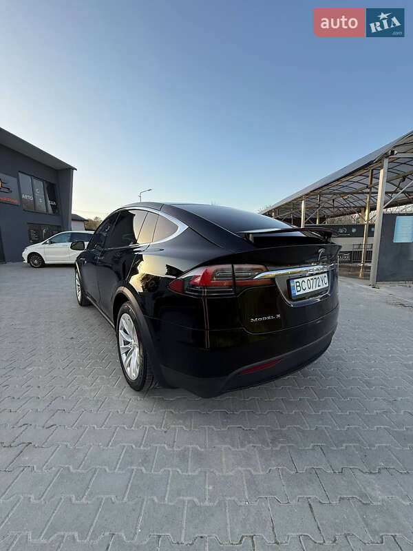 Позашляховик / Кросовер Tesla Model X 2019 в Львові