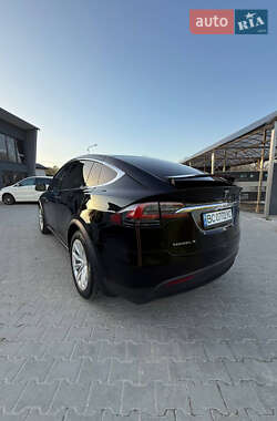 Позашляховик / Кросовер Tesla Model X 2019 в 