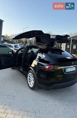 Позашляховик / Кросовер Tesla Model X 2019 в 
