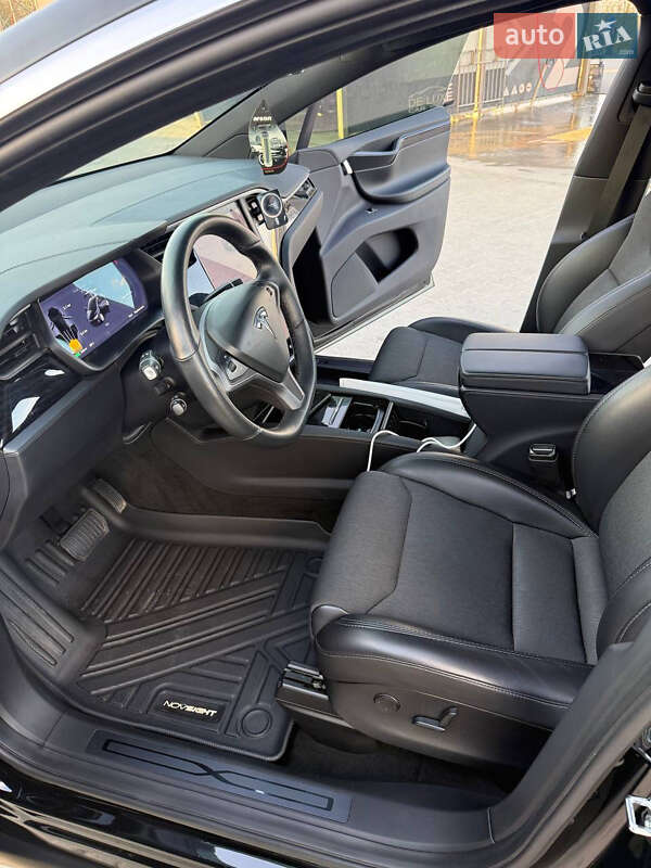 Позашляховик / Кросовер Tesla Model X 2019 в Львові
