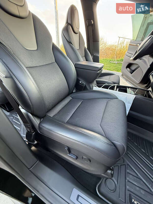 Позашляховик / Кросовер Tesla Model X 2019 в Львові