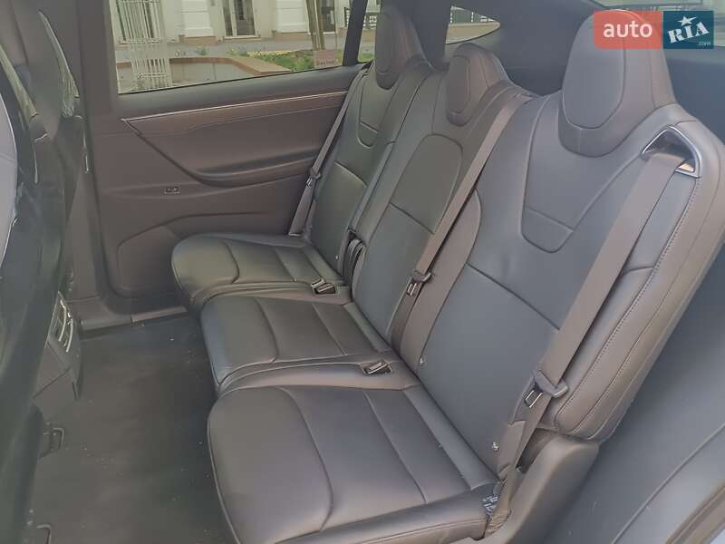 Позашляховик / Кросовер Tesla Model X 2017 в Києві фото 16 Позашляховик / Кросовер Tesla Model X 2017 в Києві