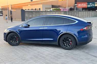 Позашляховик / Кросовер Tesla Model X 2017 в 