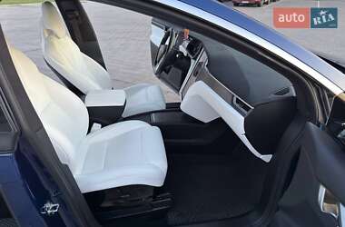 Позашляховик / Кросовер Tesla Model X 2017 в 