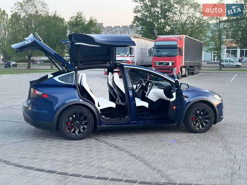 Позашляховик / Кросовер Tesla Model X 2017 в Черкасах