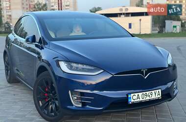 Позашляховик / Кросовер Tesla Model X 2017 в 