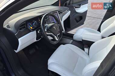 Позашляховик / Кросовер Tesla Model X 2017 в 