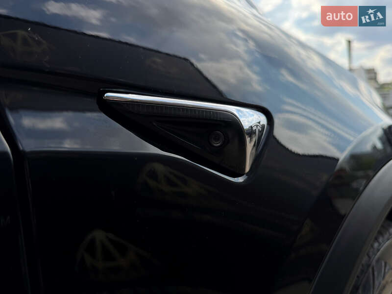 Внедорожник / Кроссовер Tesla Model X 2018 в Киеве