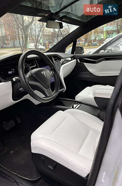 Позашляховик / Кросовер Tesla Model X 2019 в 