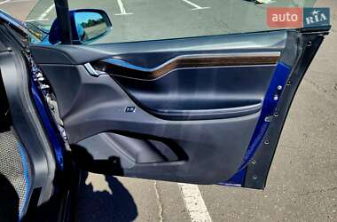 Внедорожник / Кроссовер Tesla Model X 2016 в 