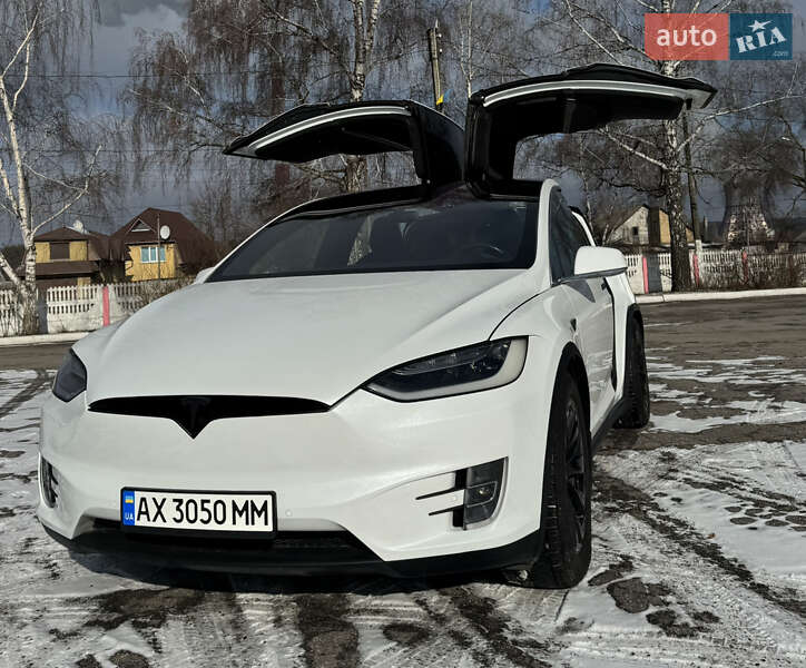 Внедорожник / Кроссовер Tesla Model X 2015 в 
