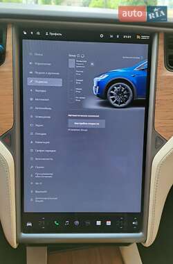 Внедорожник / Кроссовер Tesla Model X 2018 в 