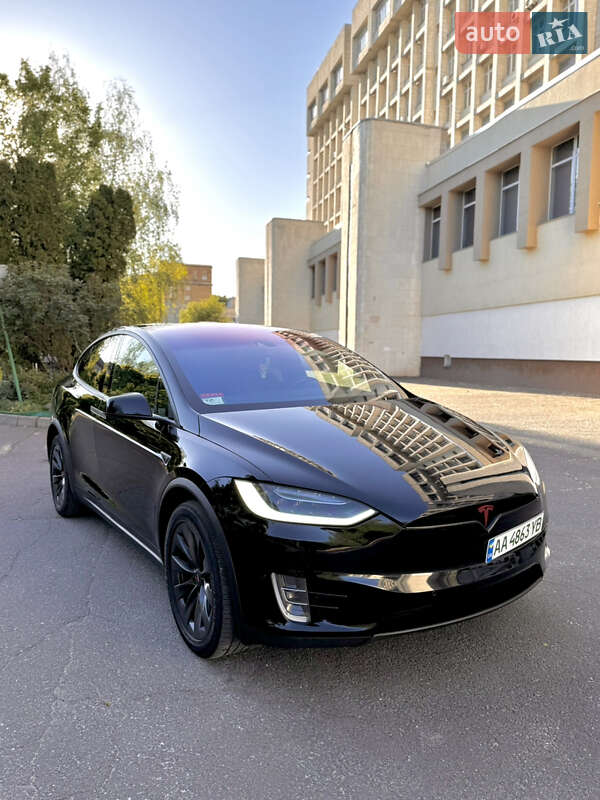 Позашляховик / Кросовер Tesla Model X 2016 в Києві