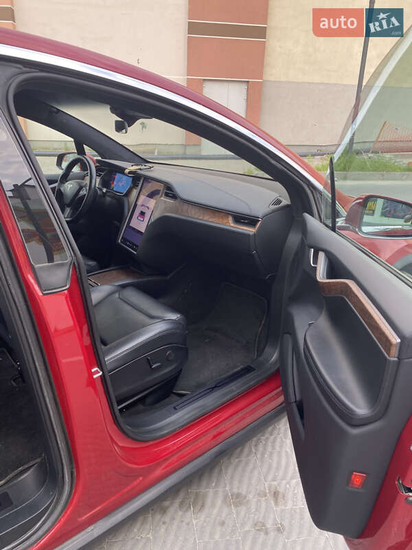 Позашляховик / Кросовер Tesla Model X 2019 в Львові