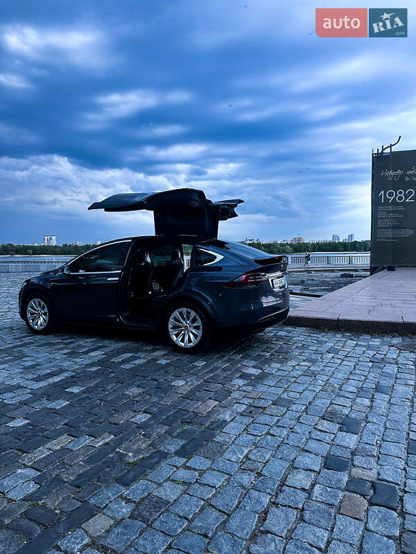Tesla Model X 2017