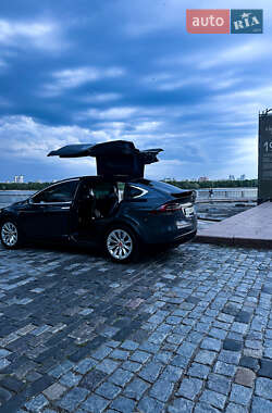 Позашляховик / Кросовер Tesla Model X 2017 в 