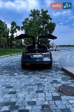 Позашляховик / Кросовер Tesla Model X 2017 в 