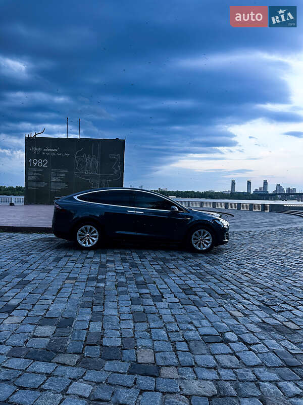 Внедорожник / Кроссовер Tesla Model X 2017 в Киеве