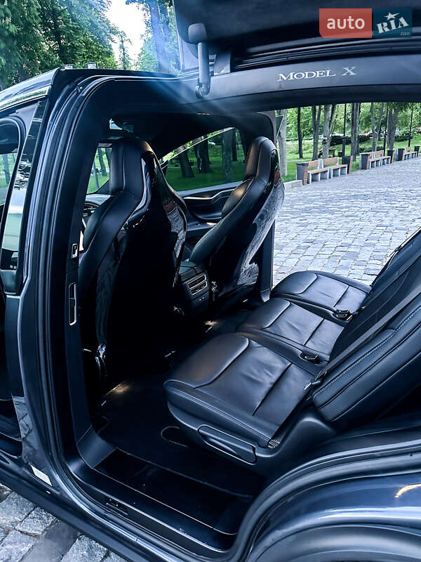 Позашляховик / Кросовер Tesla Model X 2017 в Києві