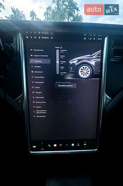 Позашляховик / Кросовер Tesla Model X 2017 в 