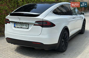 Позашляховик / Кросовер Tesla Model X 2020 в 
