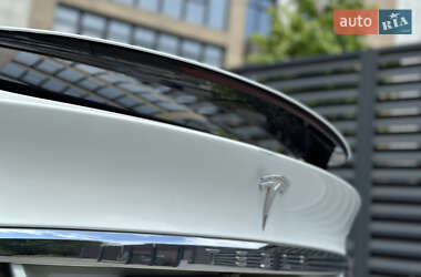 Позашляховик / Кросовер Tesla Model X 2020 в 