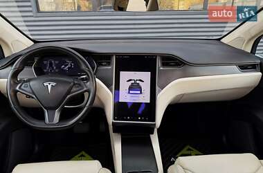 Позашляховик / Кросовер Tesla Model X 2018 в 