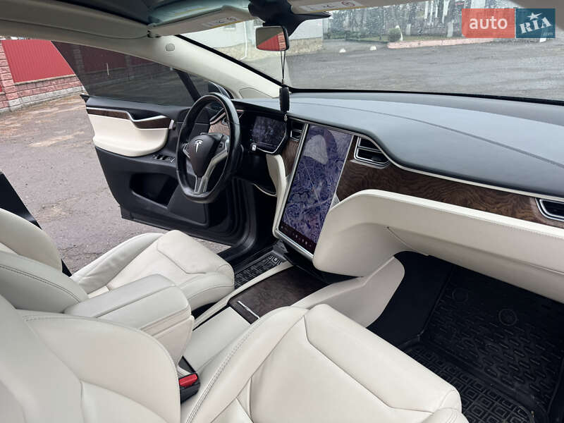 Позашляховик / Кросовер Tesla Model X 2018 в Рівному фото 15 Позашляховик / Кросовер Tesla Model X 2018 в Рівному