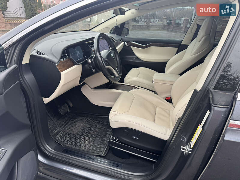 Позашляховик / Кросовер Tesla Model X 2018 в Рівному фото 17 Позашляховик / Кросовер Tesla Model X 2018 в Рівному