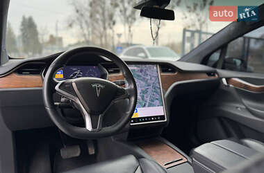 Позашляховик / Кросовер Tesla Model X 2017 в 
