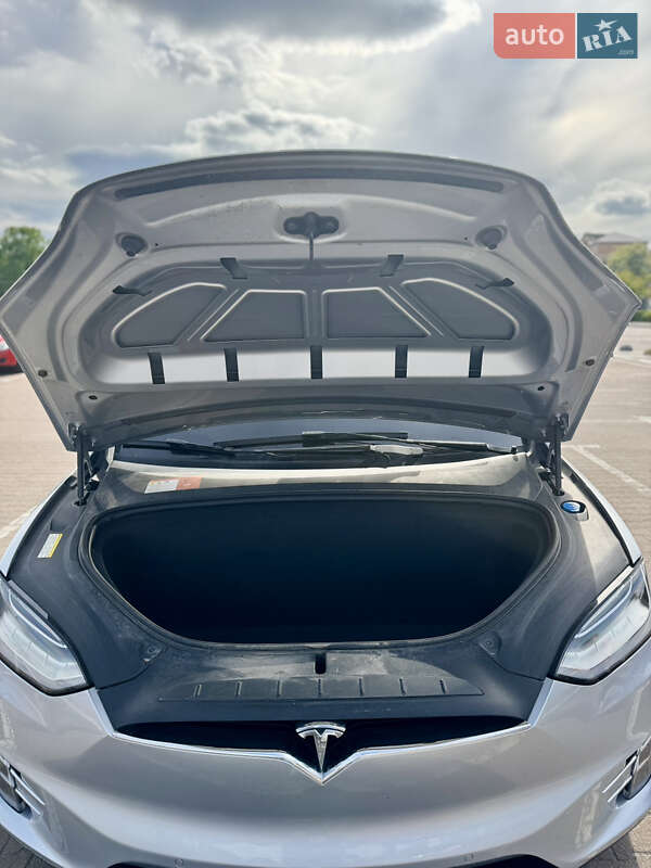 Внедорожник / Кроссовер Tesla Model X 2016 в Житомире