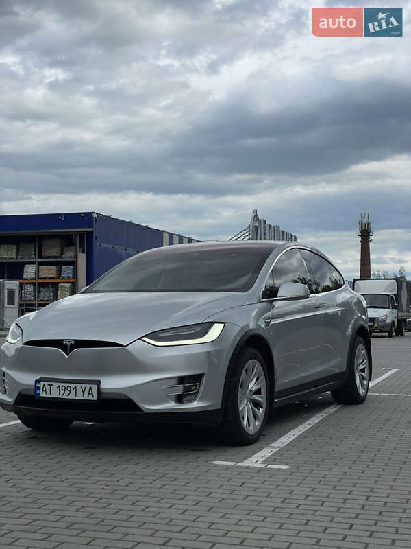 Внедорожник / Кроссовер Tesla Model X 2018 в 