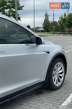 Внедорожник / Кроссовер Tesla Model X 2018 в 