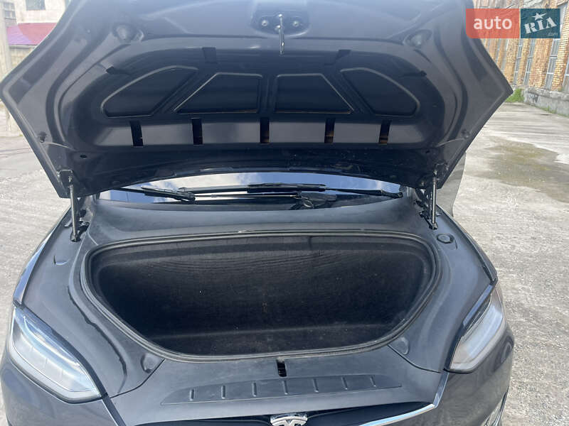 Позашляховик / Кросовер Tesla Model X 2020 в Києві