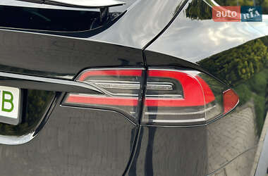 Внедорожник / Кроссовер Tesla Model X 2016 в 
