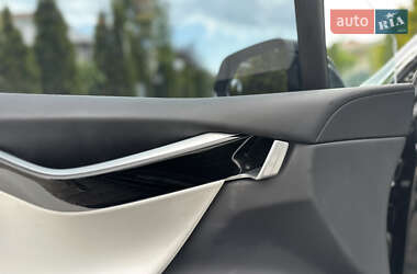 Внедорожник / Кроссовер Tesla Model X 2016 в 