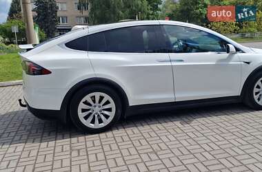 Позашляховик / Кросовер Tesla Model X 2018 в 