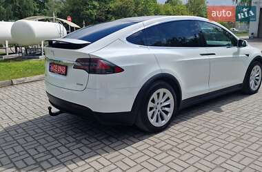Позашляховик / Кросовер Tesla Model X 2018 в 