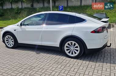 Позашляховик / Кросовер Tesla Model X 2018 в 