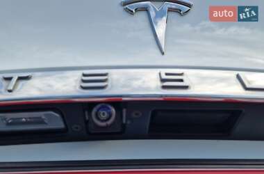 Позашляховик / Кросовер Tesla Model X 2018 в 