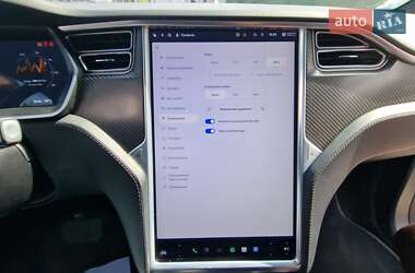 Позашляховик / Кросовер Tesla Model X 2018 в 